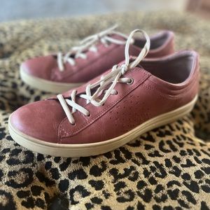 Ecco Pink leather sneakers SZ 10 EU 42